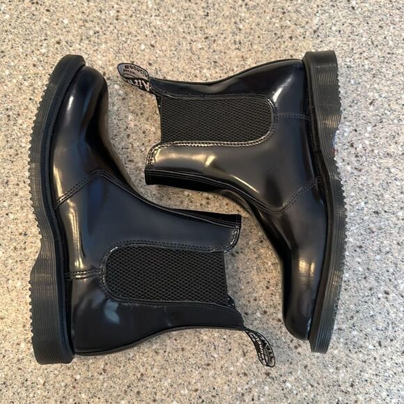 DR. MARTENS Flora Polished Smooth Chelsea Boot *NEW* - Picture 11 of 13